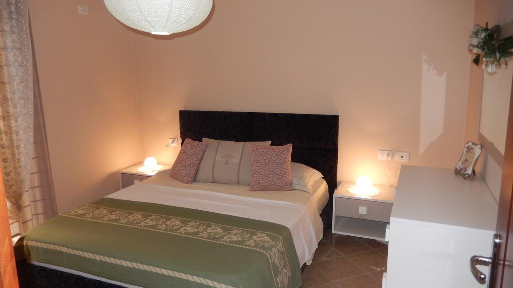 Jelena'S Luxury Apartments Sarandë Eksteriør bilde